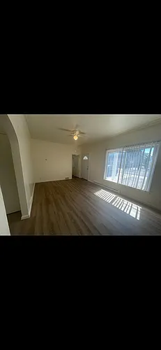 428 E Carter St Photo 1