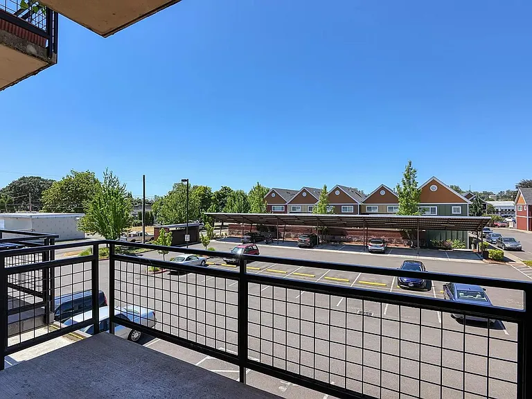 1127 Broadway St NE — Photo 11