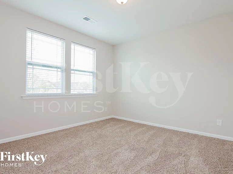 3174 Helmsley Ct — Photo 11