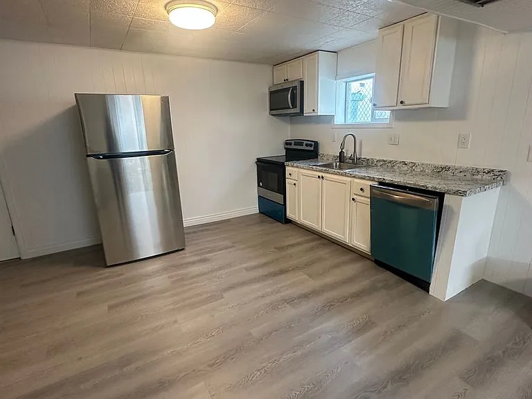 1416 W Harris Ave — Photo 5