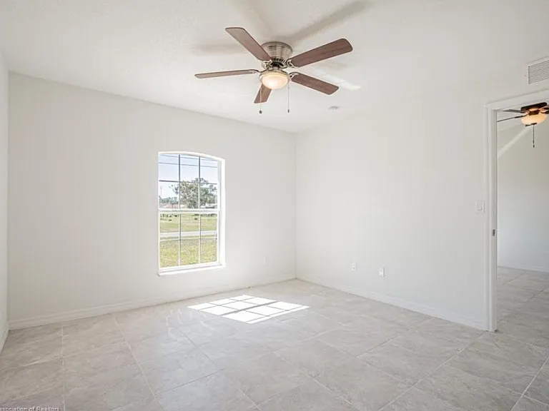457 Aloha Ave — Photo 14