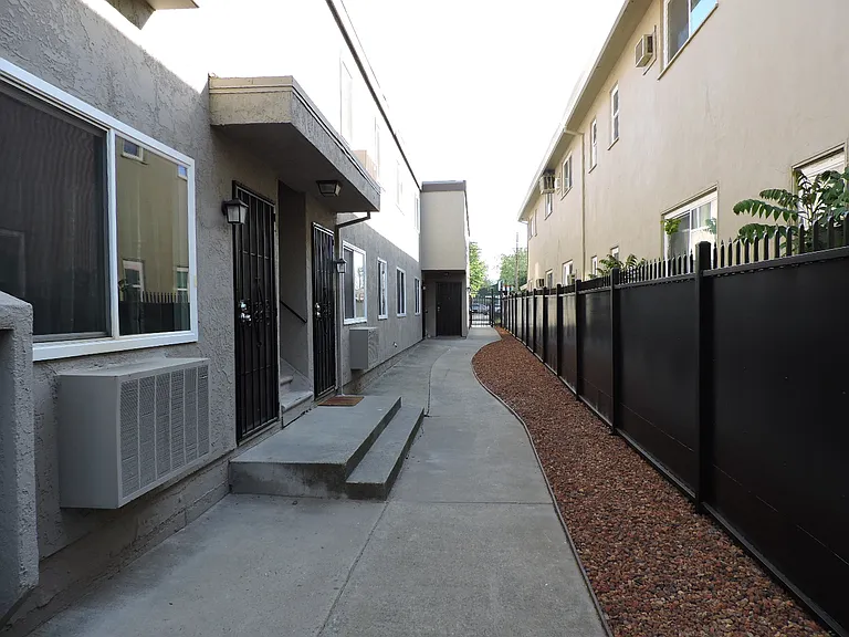 2316 X St #5 — Photo 12