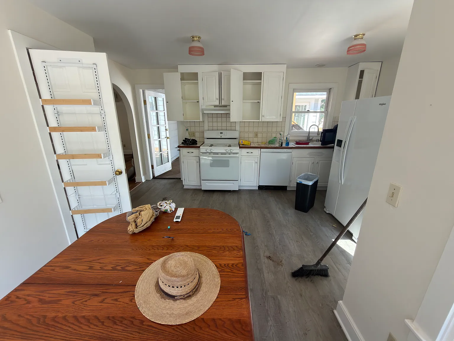 3 bed, 1.5 bath, 1141 sqft, $3,300 — Photo 4