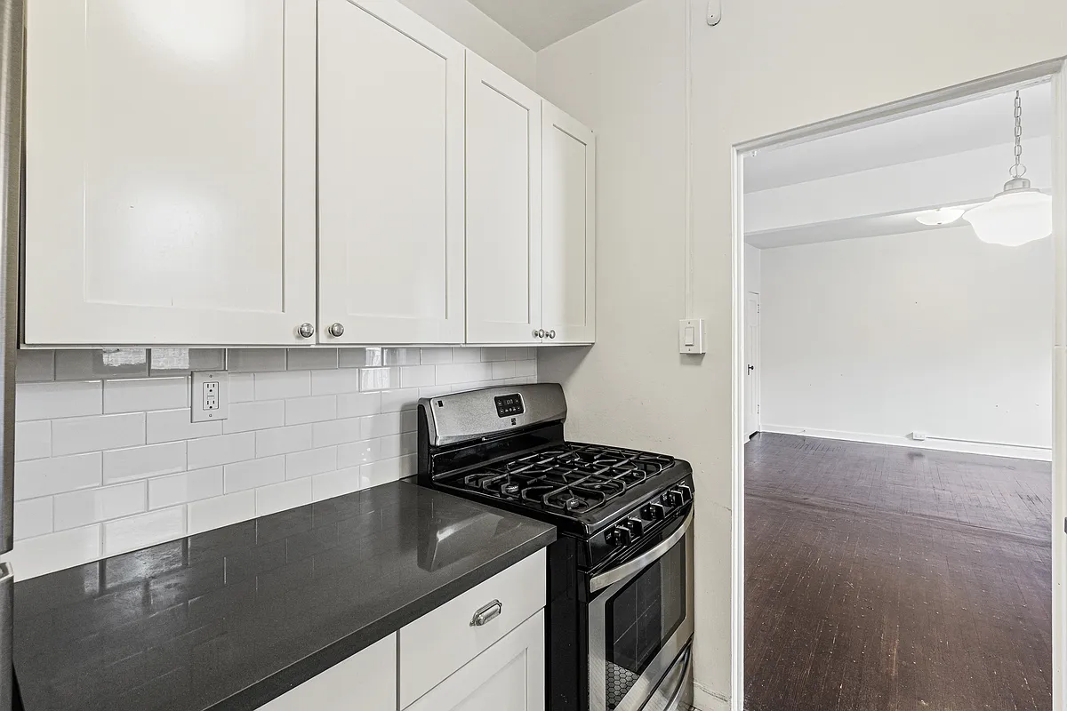 Building Photo - 304 Bell St #1