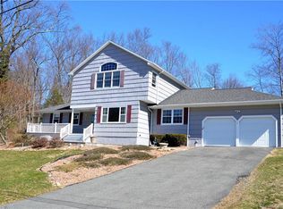 14 Aragon Dr, Trumbull, CT 06611