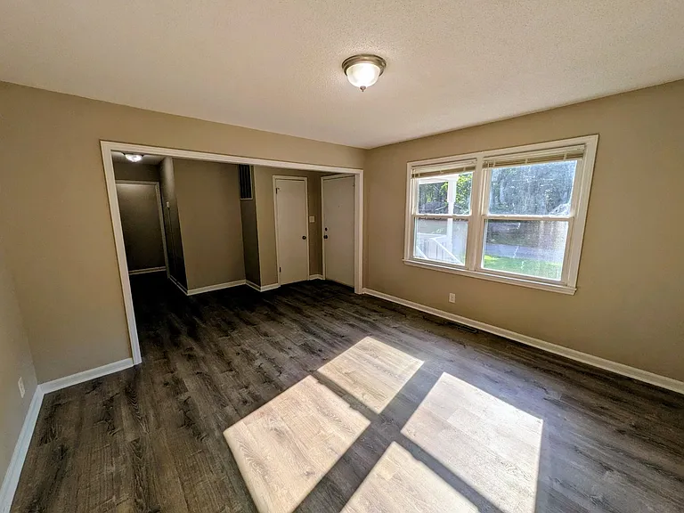 1755 Camden Rd — Photo 2