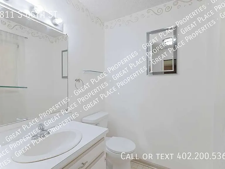 4811 S 65th St — Photo 35