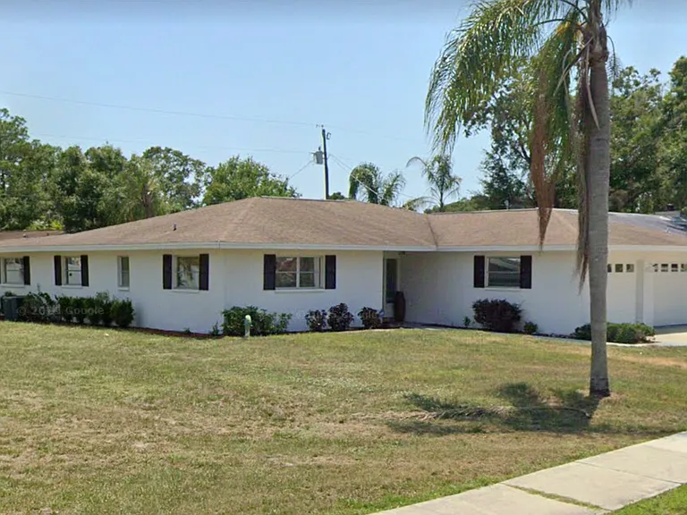 4518 Linwood St — Photo 3