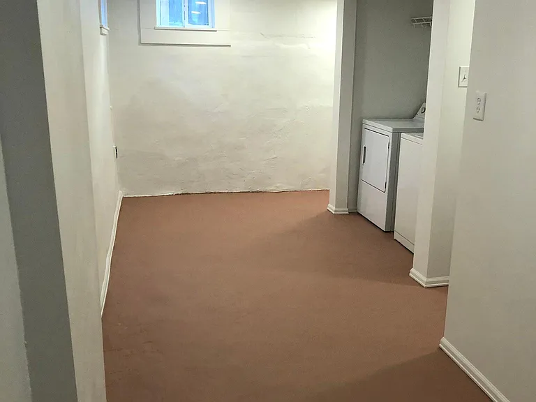 588 S Pearl St — Photo 14