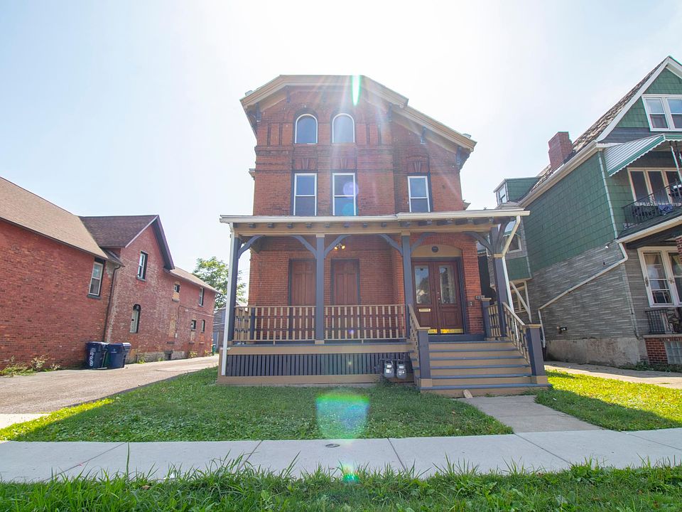 1st image of 496 Niagara St