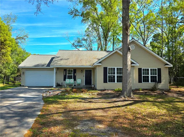 106 Southern Oaks Ln, Blackshear, GA 31516