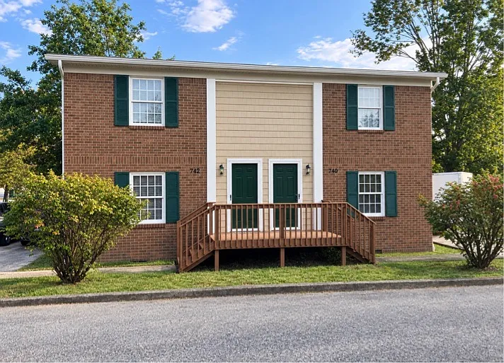 710 Parkway Ave #1