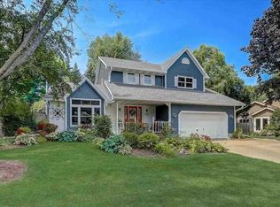 1206 Muirfield Ct, Middleton, WI 53562