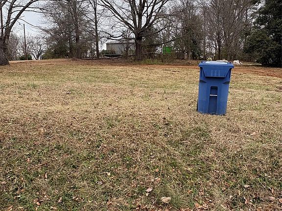 2nd image of 1020 Barnette Dr