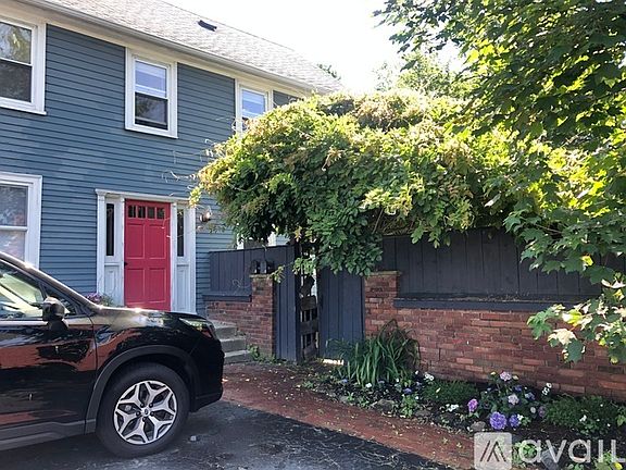 2nd image of 49 Essex St #1