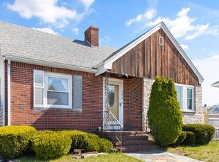 156 Squanto Rd, Quincy, MA 02169
