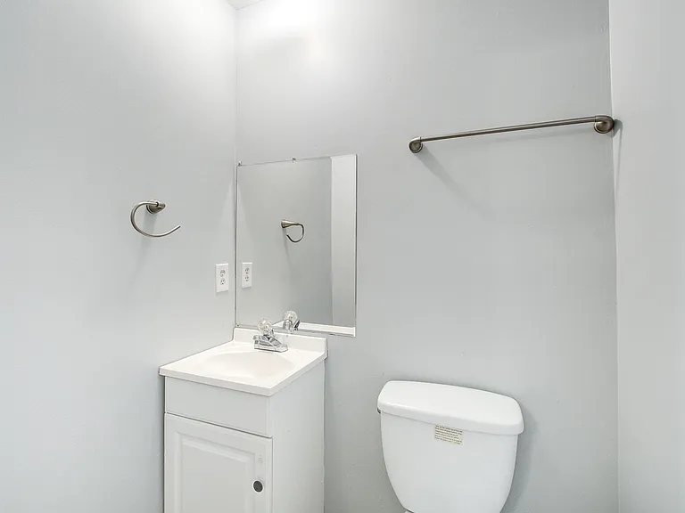 2150 Becker St — Photo 18