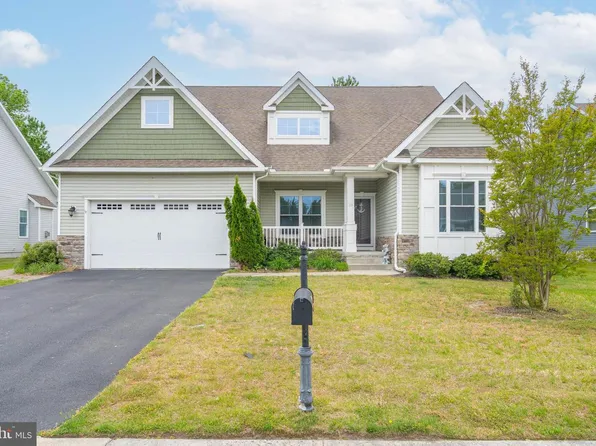 10 Golden Eagle Dr, Ocean View, DE 19970