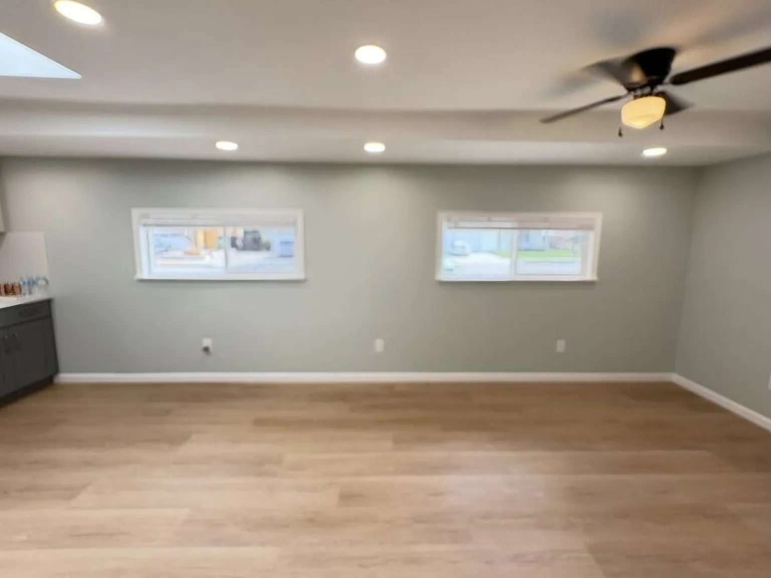 1 bed, 520 sqft, $2,420 — Photo 4