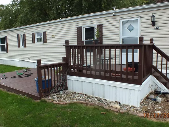 342 Edinborough St, Temperance, MI 48182