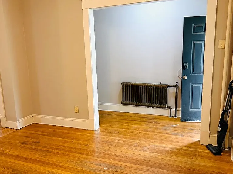 569 Washington Ave — Photo 8