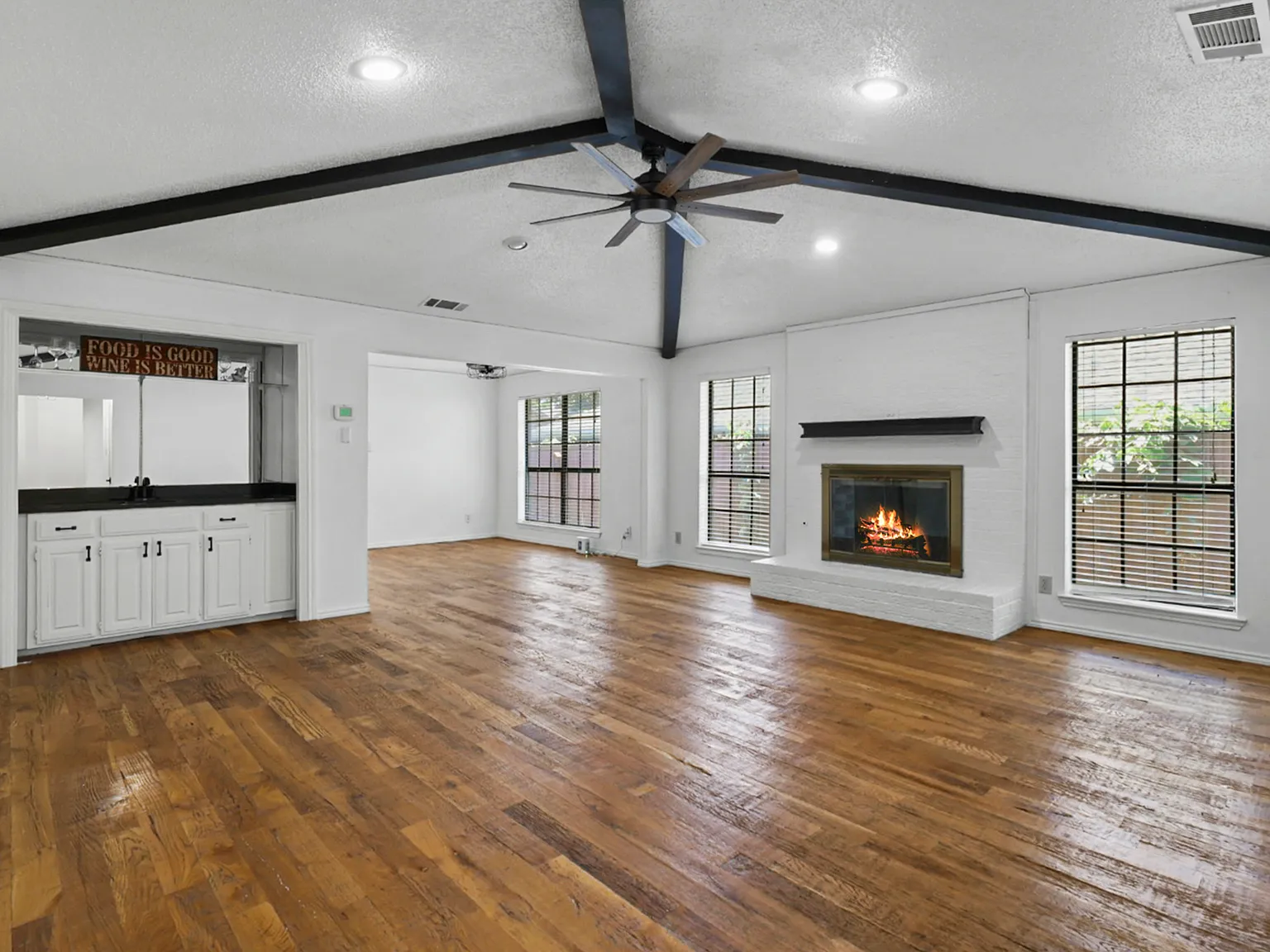 3 bed, 1809 sqft, $2,700 — Photo 4
