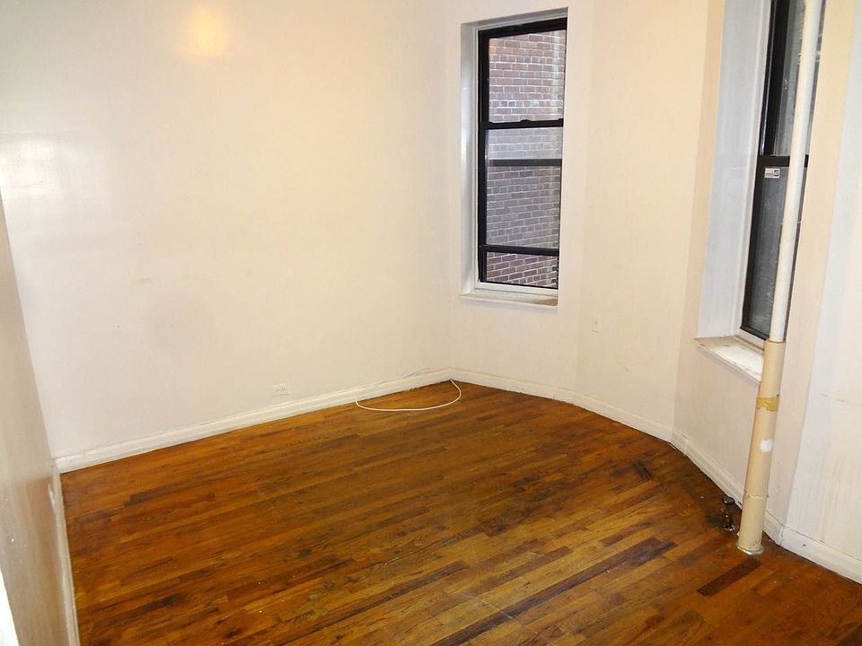 2nd image of 139 W 28th St APT 1R