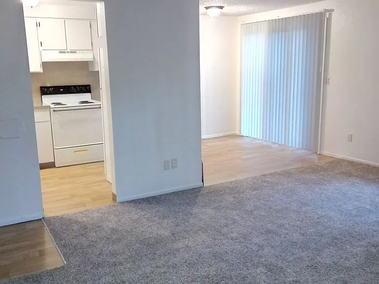 Oakview Terrace Apartments — Photo 7