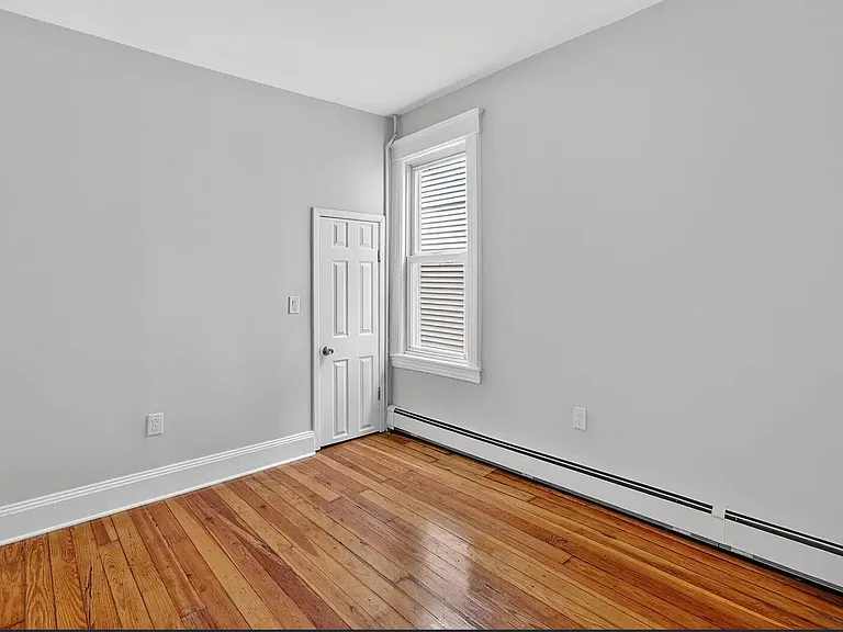 107 Brown Pl #1 — Photo 6