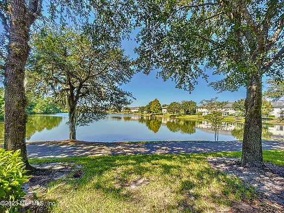 5th image of 3865 BUCKTHORNE Drive #D
