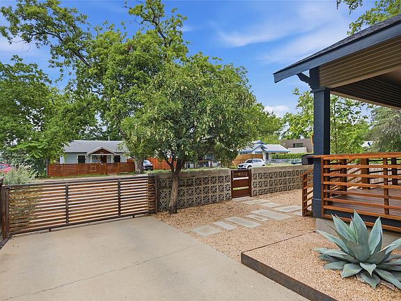 2nd image of 2007 E 2nd St