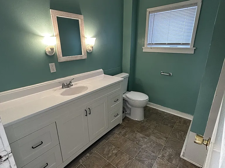 3 bed, 1.0 bath, $1,700 — Photo 11