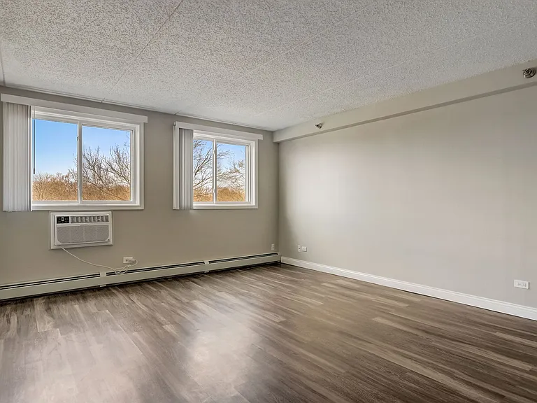 Bartlett Court Apartments — Photo 27