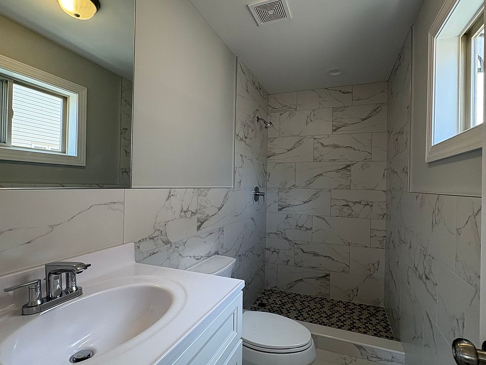 1st image of 133 Stroud Ave Floor 1