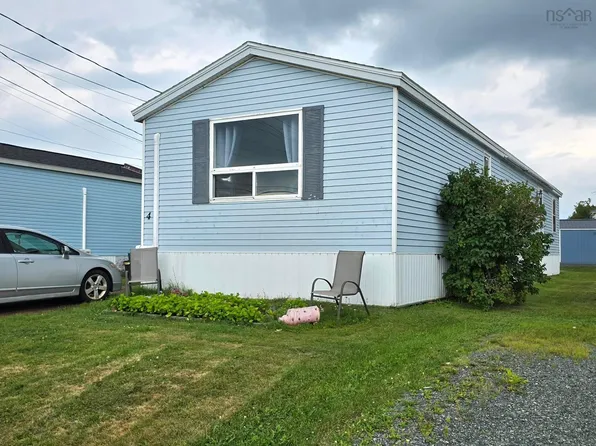 4 Bob Lee Dr, Colchester, NS B2N 4J2