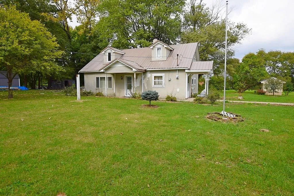 415 E Madison Ave photo 1