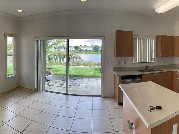 4th image of 1529 SE 31st Ct #1529
