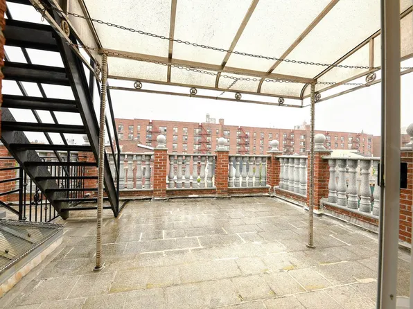 69 Bay 20th Street image 11 of 23