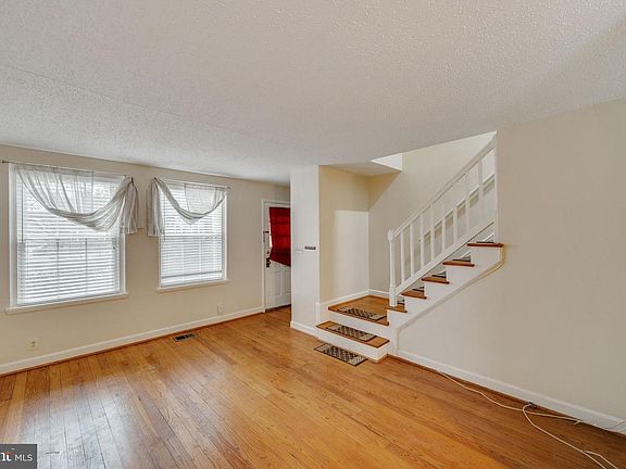 5th image of 2889 S Abingdon St