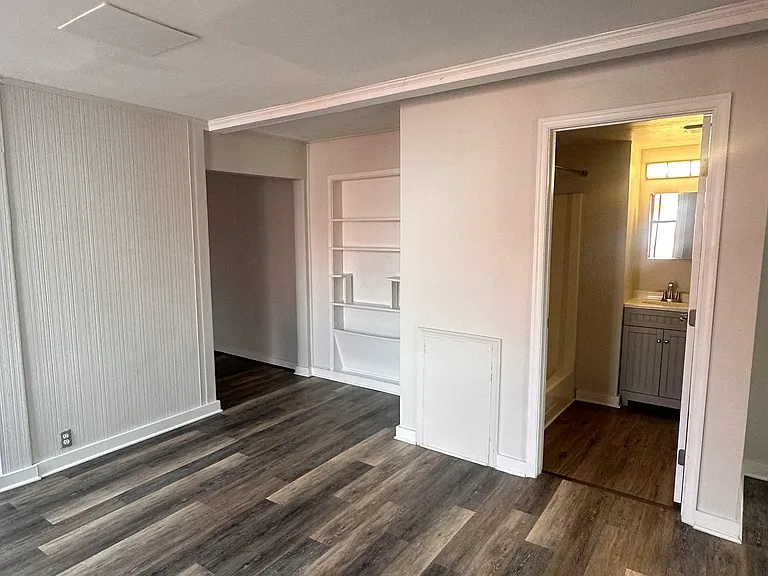 30 W All Saints St #6 — Photo 4
