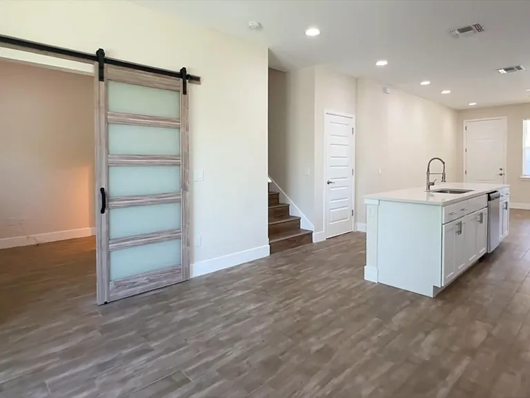 4417 Summer Flowers Pl — Photo 9