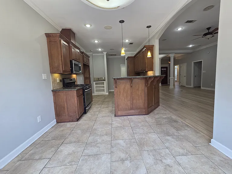 15420 Hartford St — Photo 4