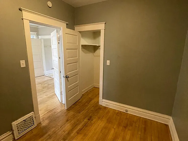2214 W 3rd St — Photo 11