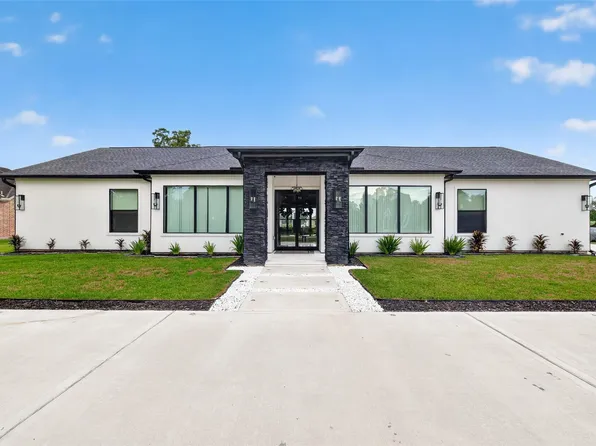 3227 River Bend Dr, Rosenberg, TX 77471