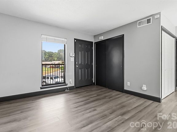 3rd image of 11033 Cedar View Rd