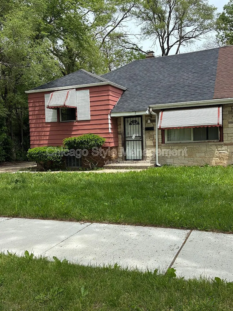 3 bed, 2.0 bath, $1,895 — Photo 1