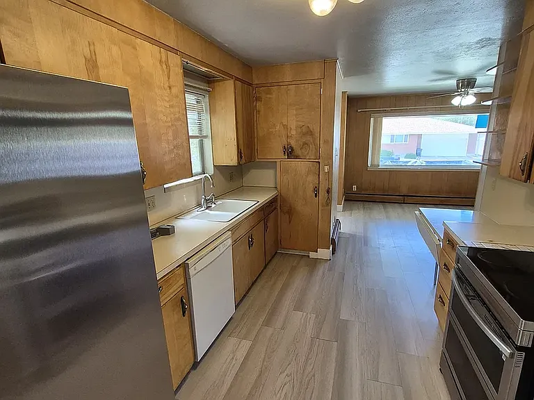 1318 Virginia St — Photo 29