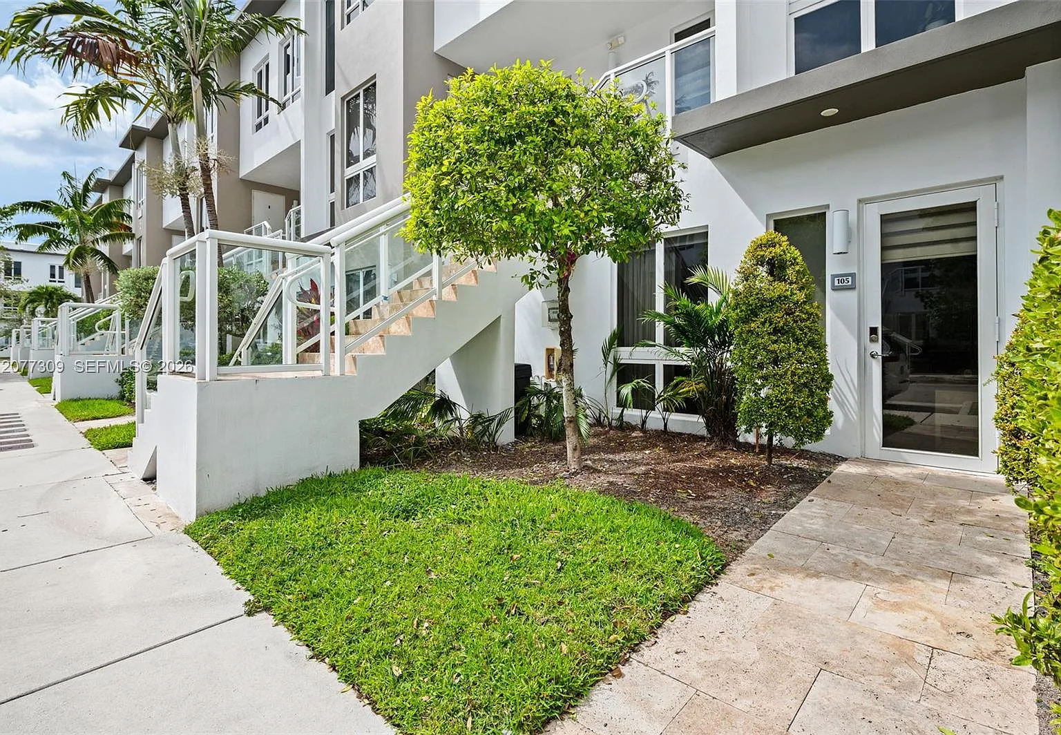 Landmark At Doral Condo — Photo 3