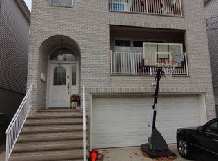254 N 10th St, Newark, NJ 07107