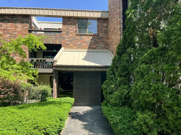 2200 West Good Hope ROAD #115, Glendale, WI 53209